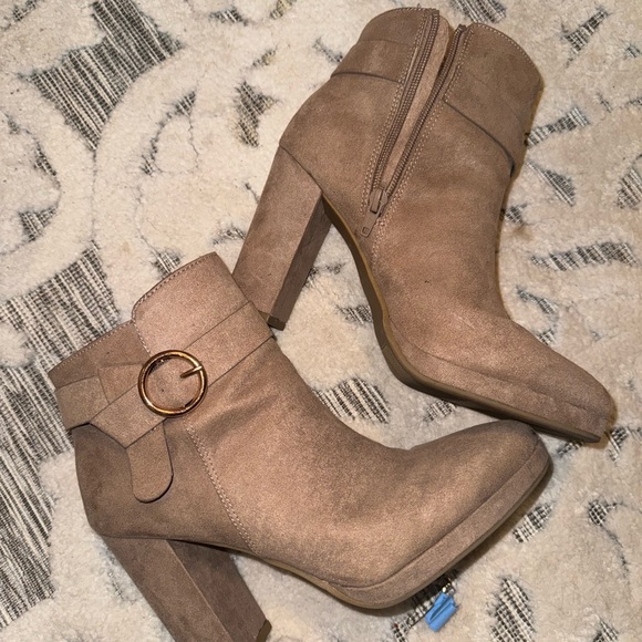 Booties - Picture 3 of 8